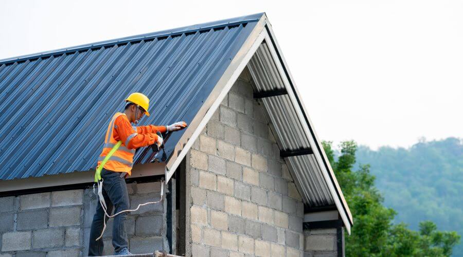 Expert Emergency Roof Repairs services in Carlton, OR